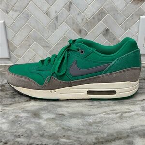 Nike Air Max 1 PRM Stadium Green Sneakers